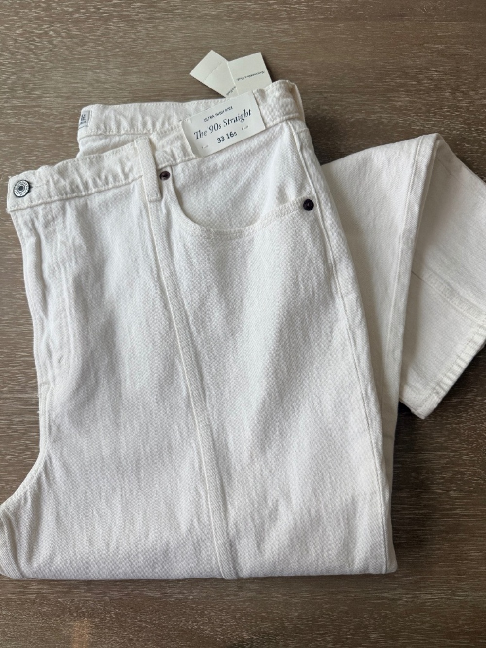 NWT Abercrombie Ultra High Rise 90s Straight Jeans 33S | 16S